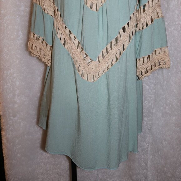 The Umgee Bohemian crochet top in size medium - Picture 8 of 8